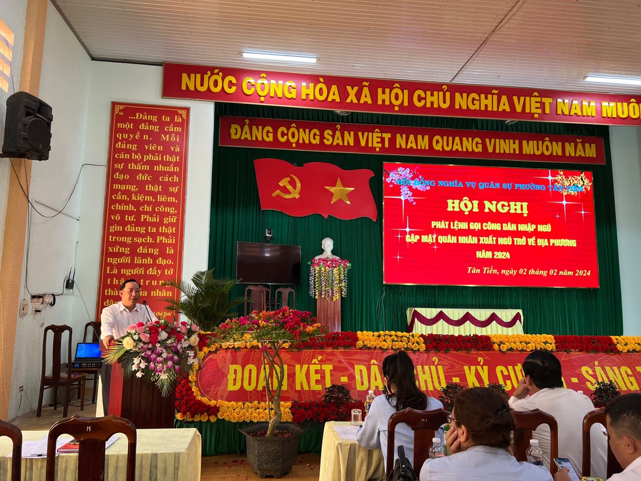 4.4. QUAN SU NHAP, XUAT NGU